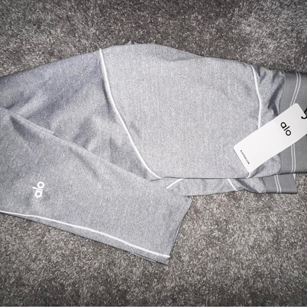 ALO Yoga Light Gray High-Waist Sculpt Leggings - Picture 3 of 4